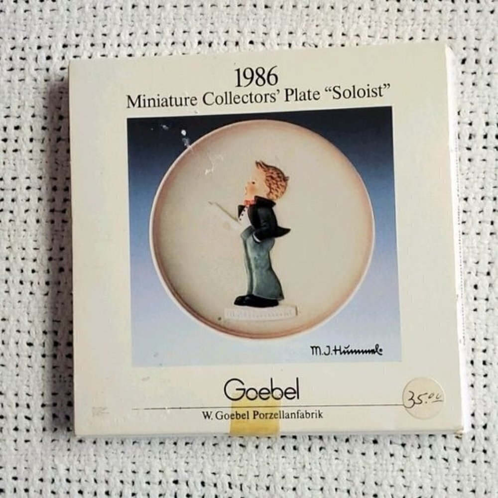 Goebel Vintage‎ 1986 Minature Plate "Soloist"